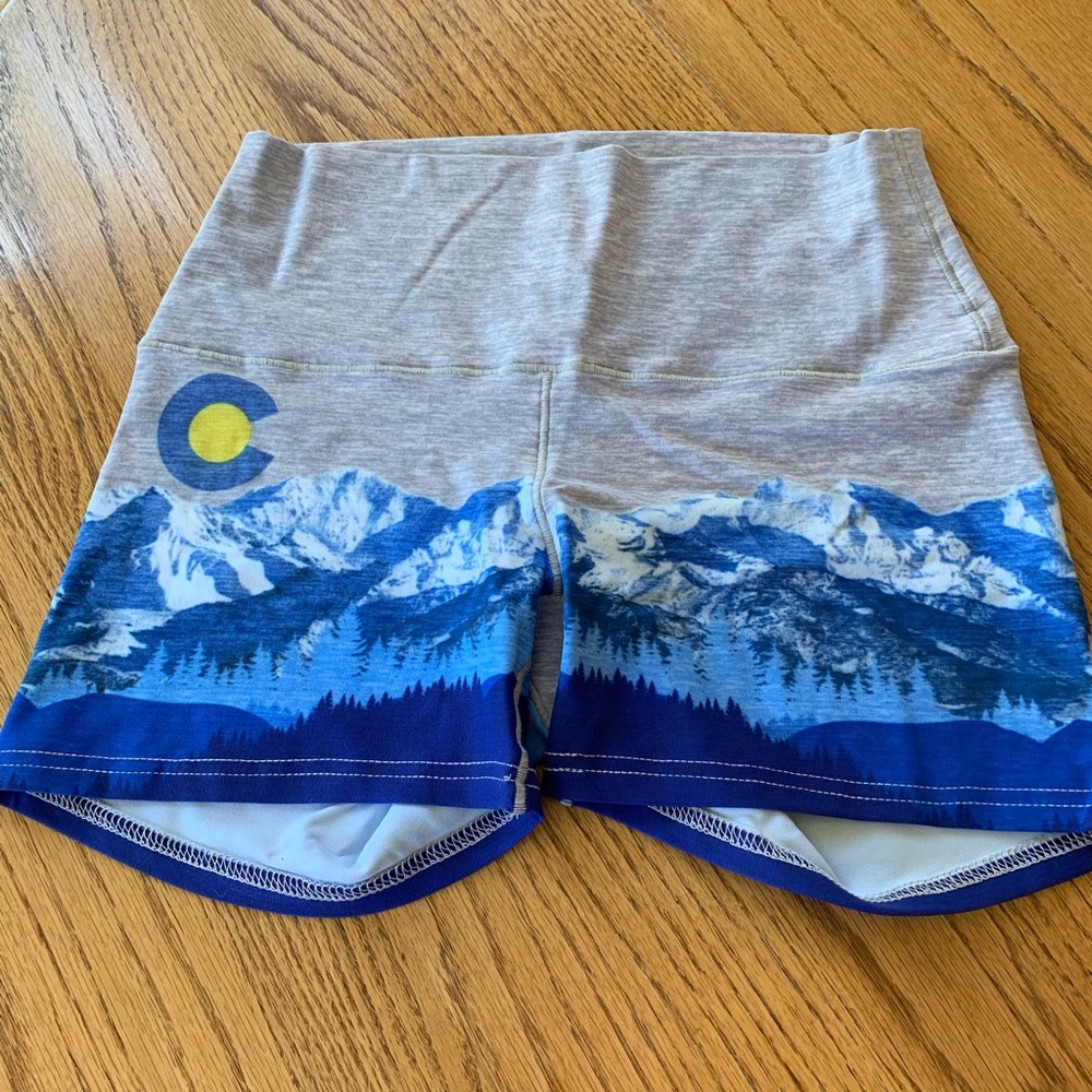 Colorado Threads yoga shorts